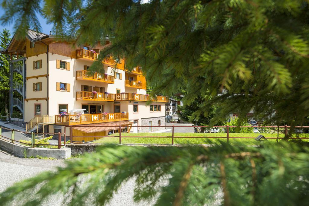 Relais San Giusto Hotell Campitello di Fassa Exteriör bild