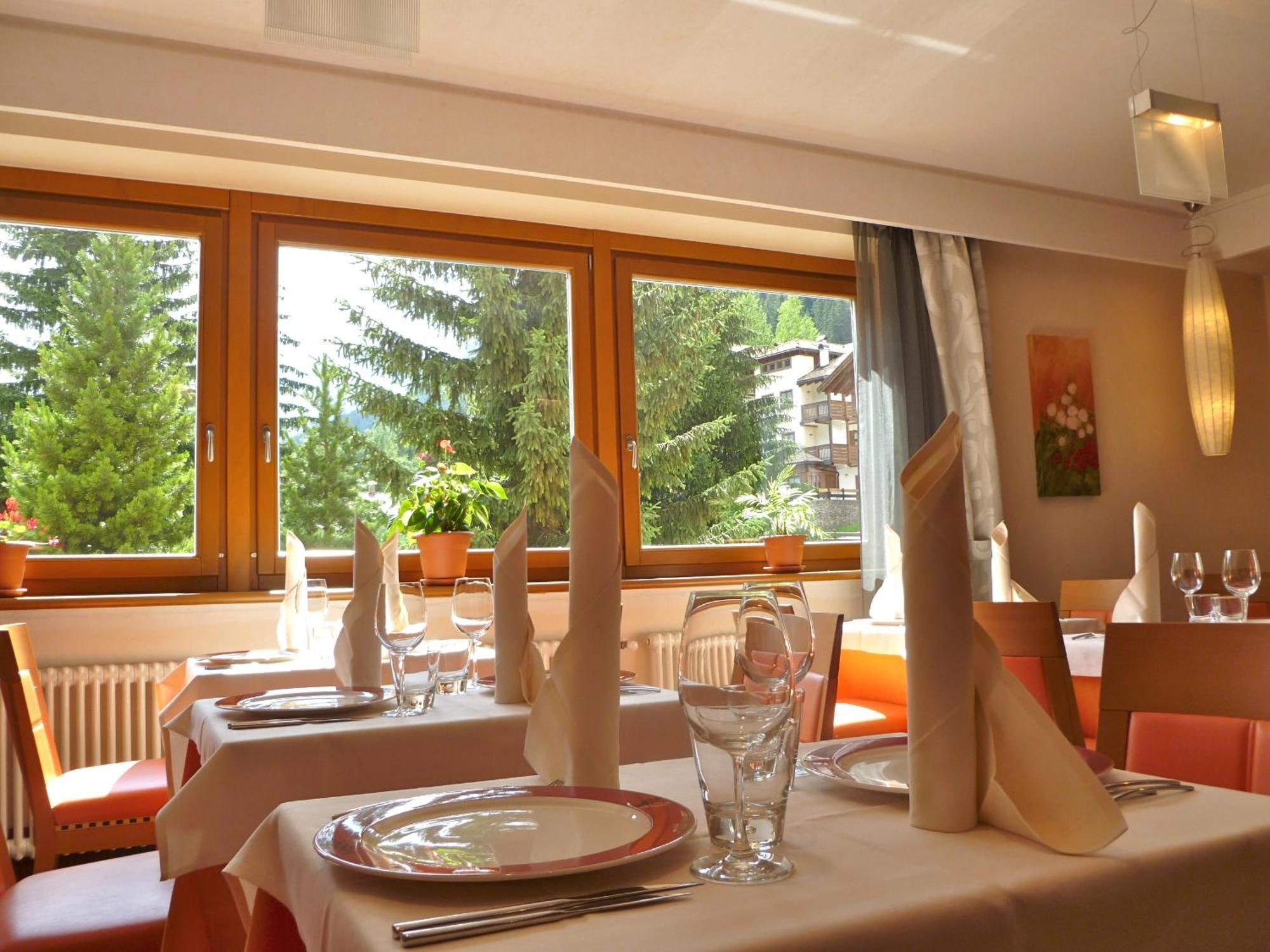 Relais San Giusto Hotell Campitello di Fassa Exteriör bild