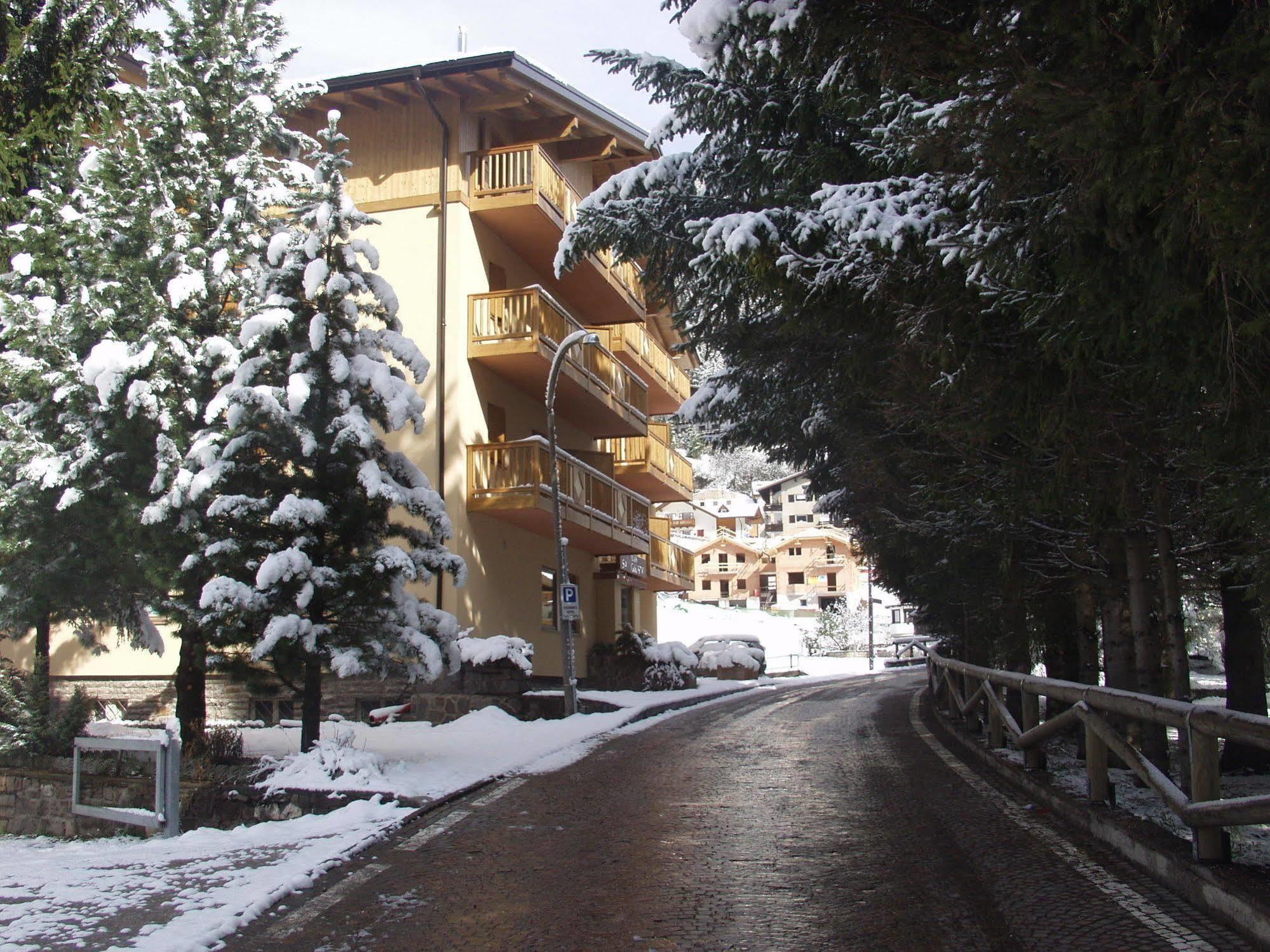 Relais San Giusto Hotell Campitello di Fassa Exteriör bild